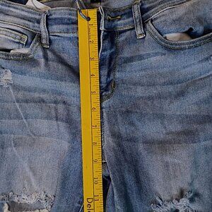 Judy Blue Jeans womens 11/30 Skinny fit mid rise tapered distressed stretch